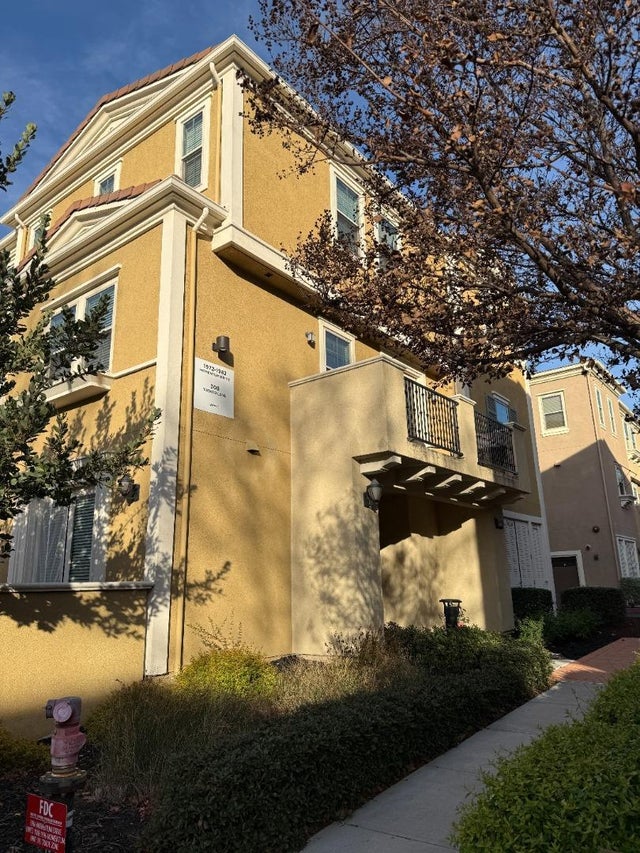 1982 Momentum Dr, Milpitas