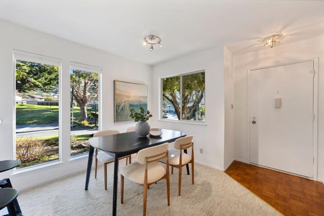 1055 Oddstad Blvd, PACIFICA