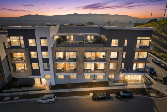 382 Llano De Los Robles Ave 3, SAN JOSE