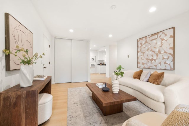 1070 Mercedes Ave 24, LOS ALTOS