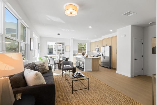 837 Fassler 837, PACIFICA