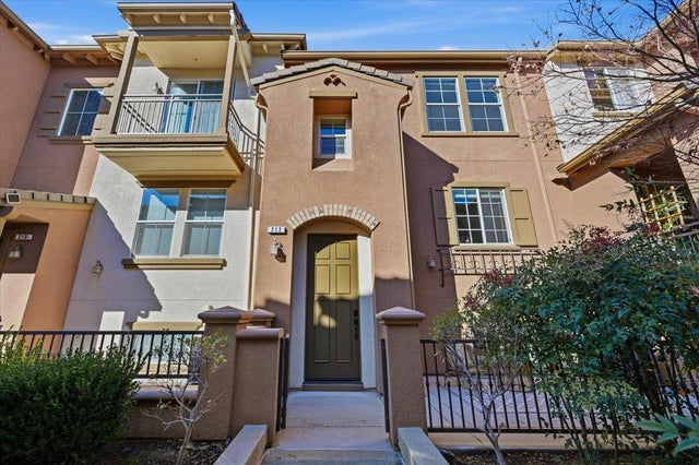 212 Boston Fern Cmn, FREMONT