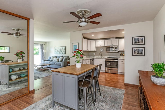 1033 Crestview Dr 308, MOUNTAIN VIEW