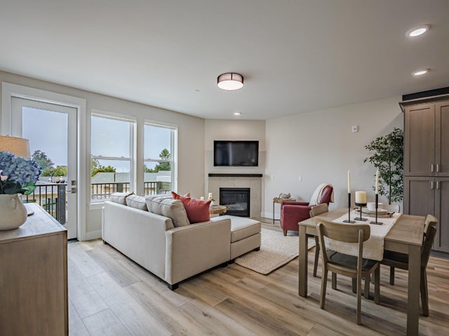 111 Aptos Village Way 2, APTOS