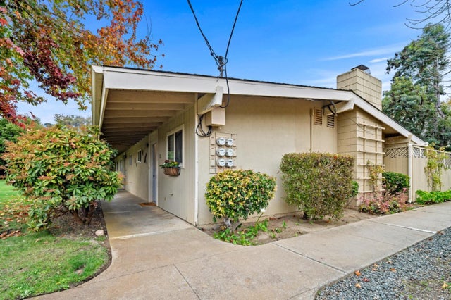 16 Hacienda Carmel, CARMEL