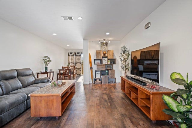 801 Nash Rd B10, HOLLISTER