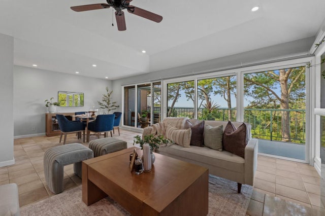 32 Del Mesa Carmel, CARMEL