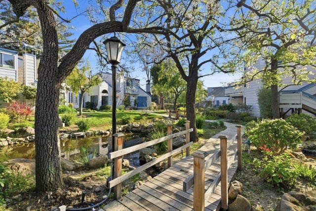 248 Walker Dr 17, Mountain View