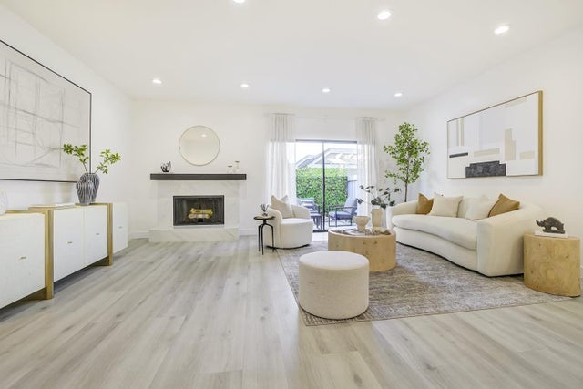 857 Canis Ln, Foster City