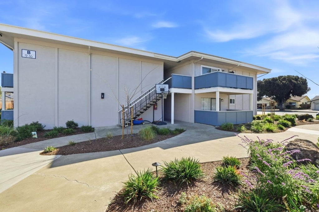 38228 Paseo Padre Pkwy 14, FREMONT