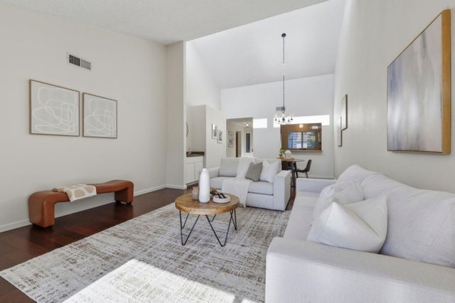 972 Diaz Ln, FOSTER CITY