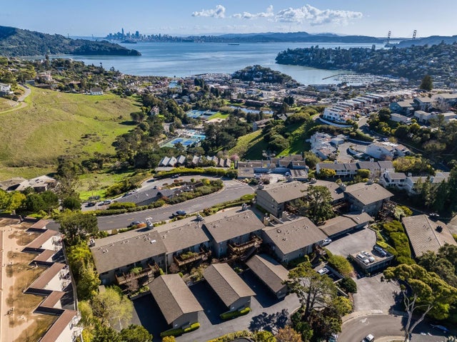 28 Marinero Cir 18, BELVEDERE TIBURON