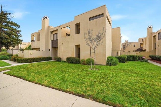 1067 Padre Dr 2, SALINAS