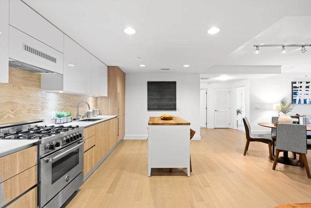 8 Buchanan St 300, San Francisco