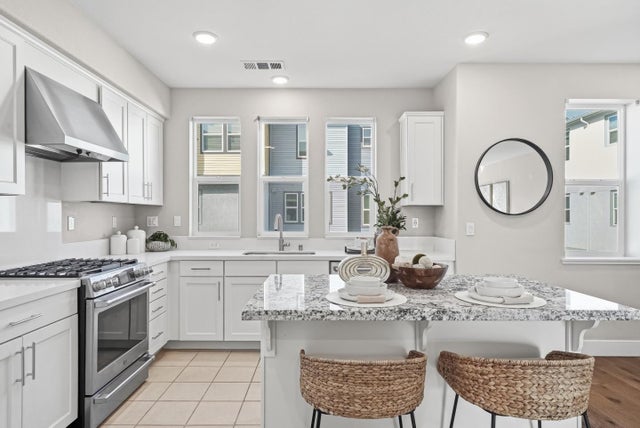 875 Cotati Ter 4, SUNNYVALE