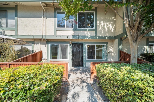 2697 Lone Bluff Way, San Jose
