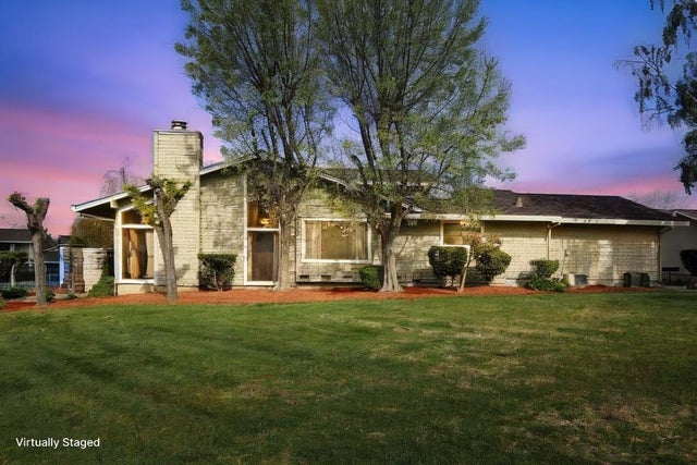 345 Donnas Ln, Hollister