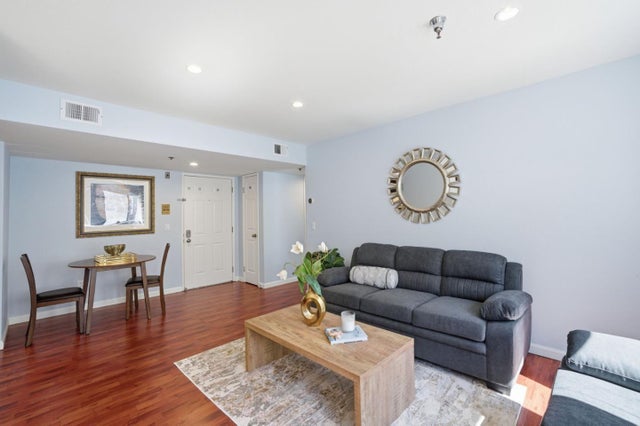 711 S Bayshore Blvd 6, San Mateo