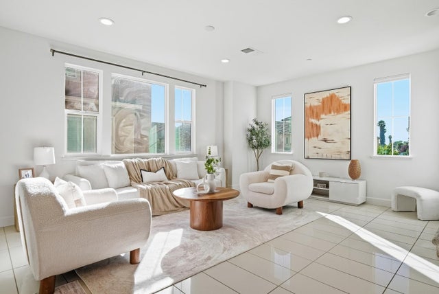 5758 Pandorea Ter, NEWARK