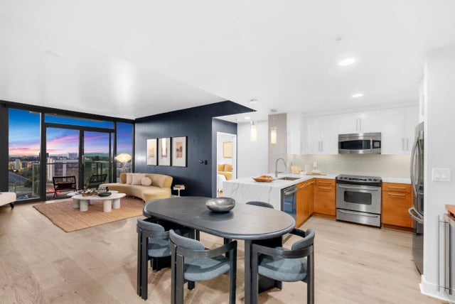 38 Almaden 1115, San Jose