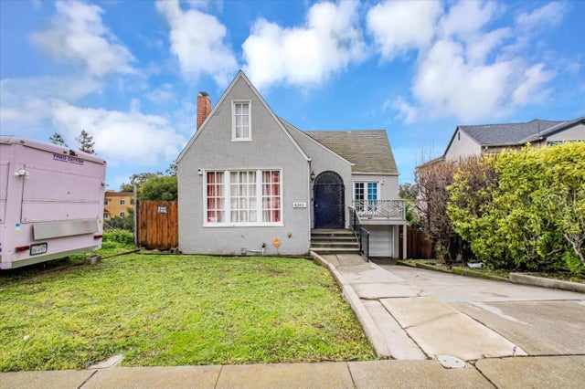 8245 Golf Links Rd, OAKLAND