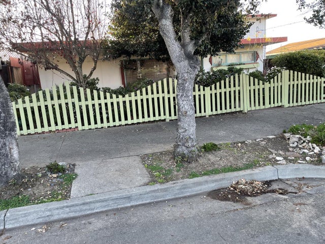 1213 Flores St, Seaside/Sand City