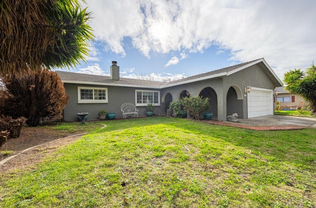 971 Cherry St, HOLLISTER