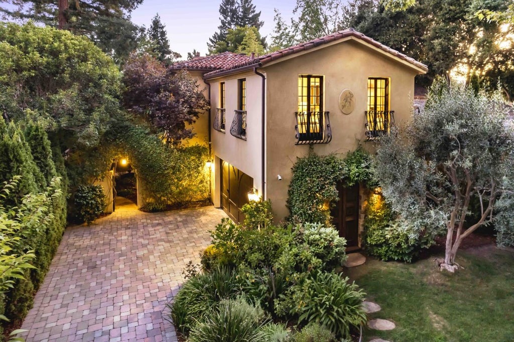 1932 Emerson St, PALO ALTO