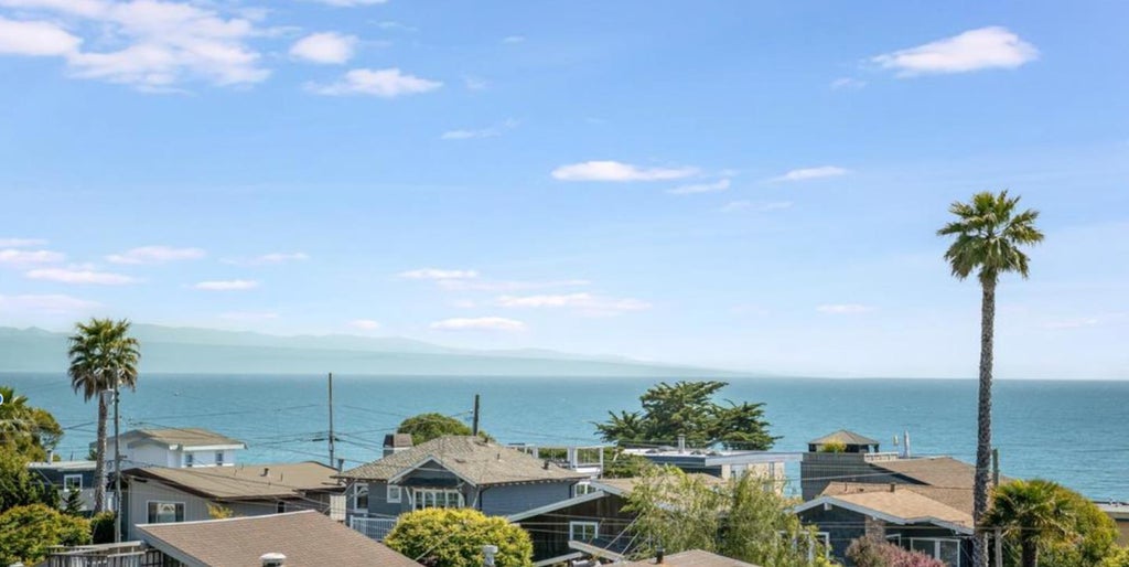 423 Hillcrest Dr, Aptos