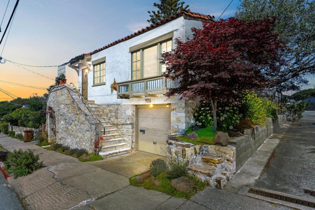 925 Cass St, MONTEREY