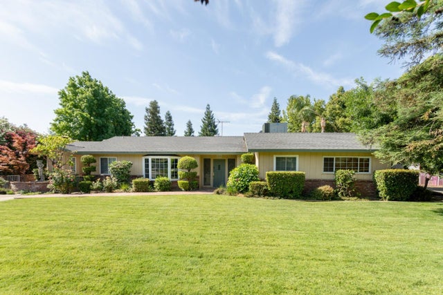 450 W Alluvial Ave, CLOVIS