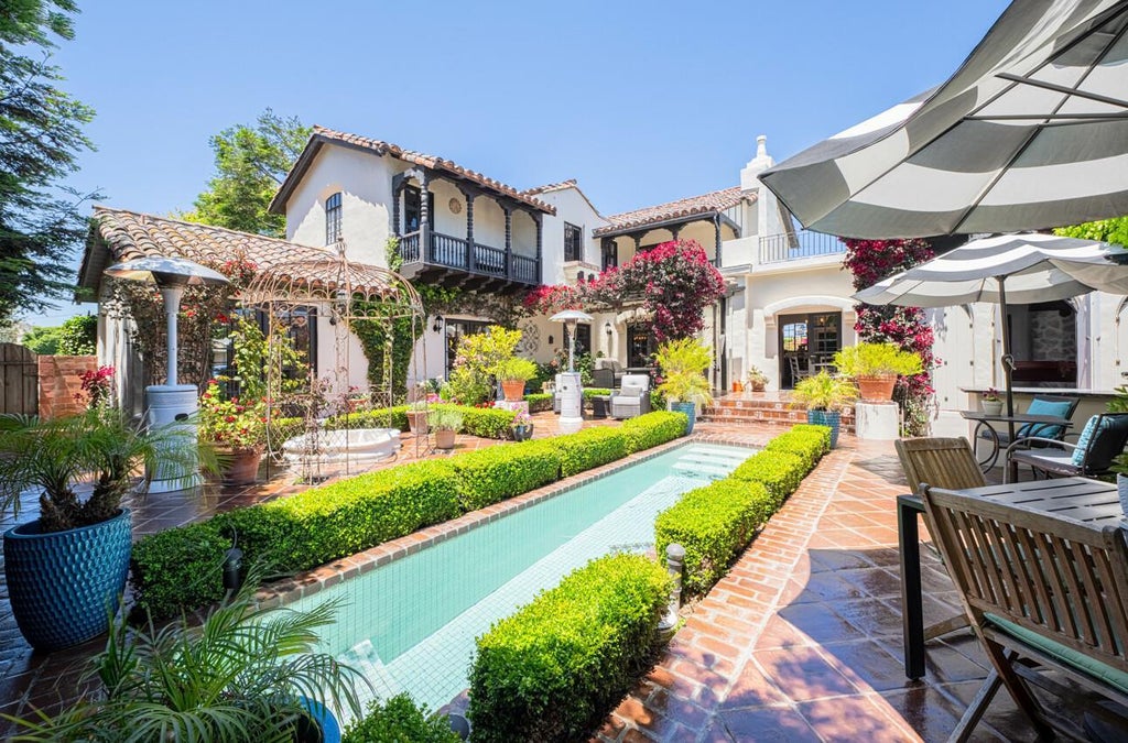 1 Santa Lucia Ave, SALINAS