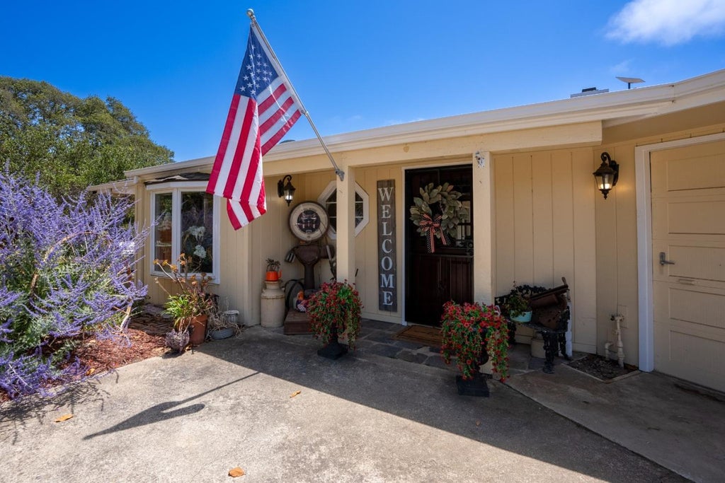 3225 Hillman Ln, ROYAL OAKS