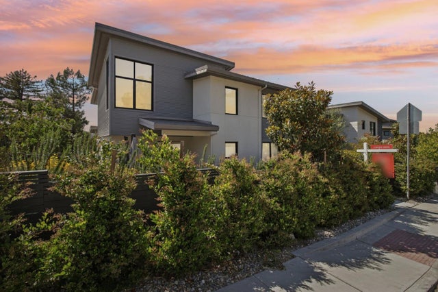 90 Gateway Ct, SAN CARLOS