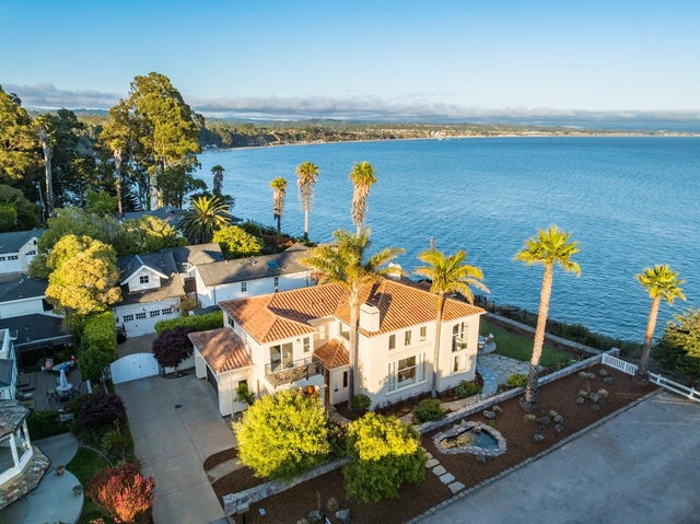 102 Livermore Ave, CAPITOLA