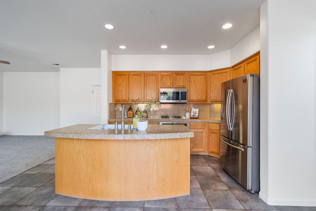 1101 Freedom Dr, HOLLISTER