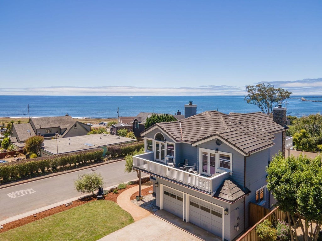 139 Santa Anna St, EL GRANADA