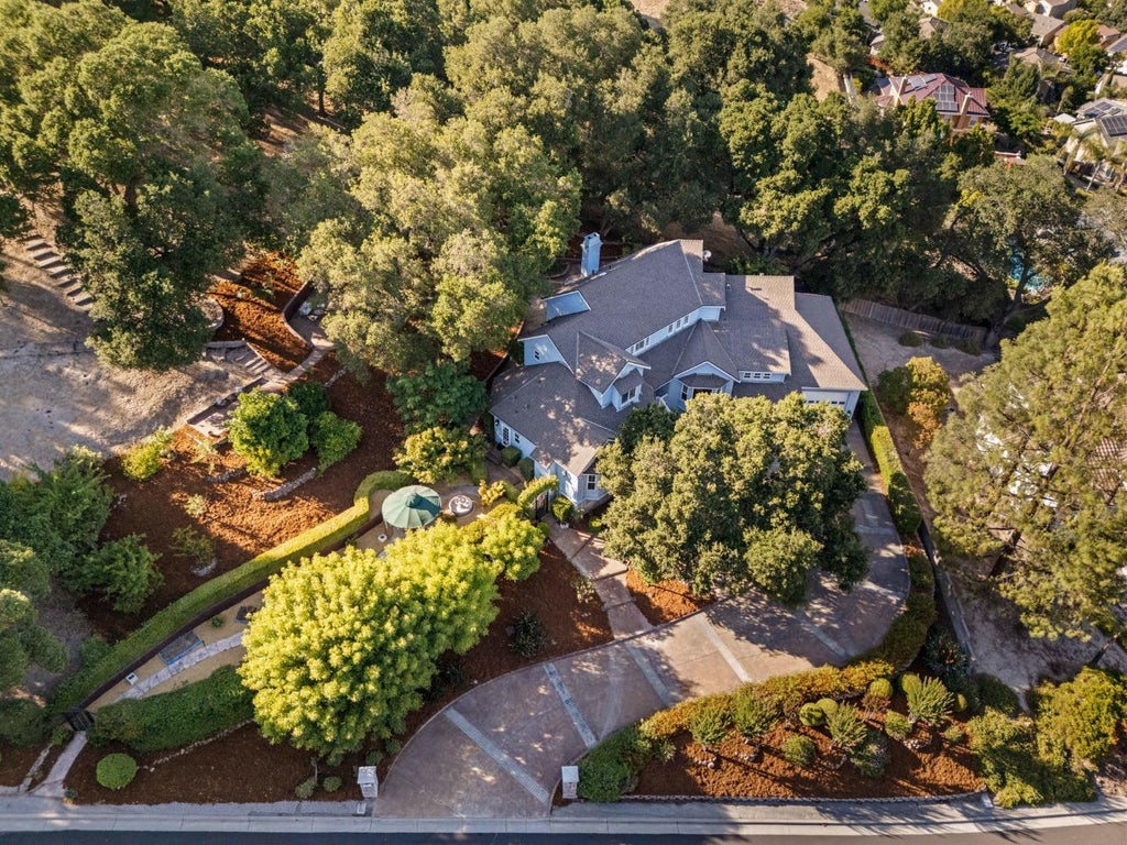 1925 Mantelli Dr, GILROY