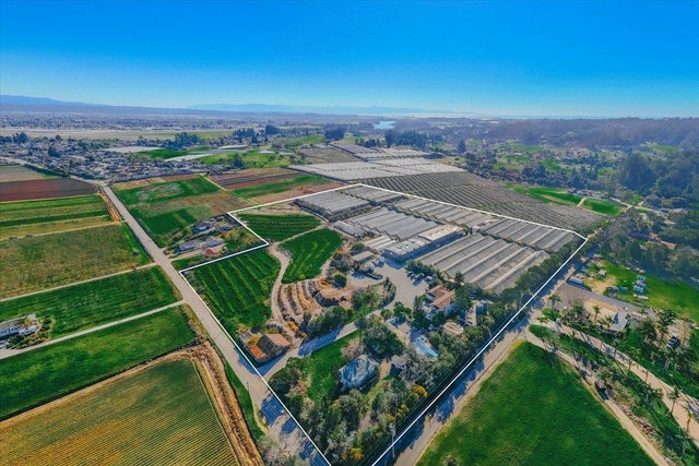 371 Calabasas Rd, WATSONVILLE