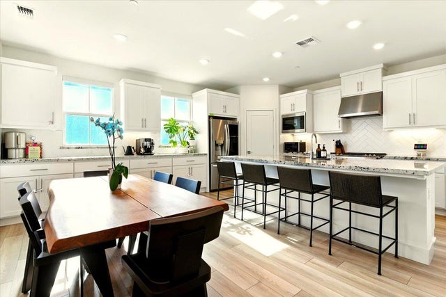 9263 Vista Cove Way, NEWARK