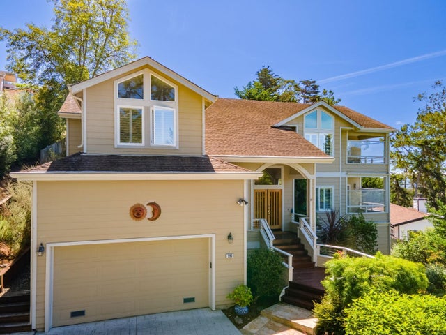 590 Miramar Dr, HALF MOON BAY