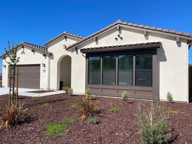 420 Maria 37, HOLLISTER