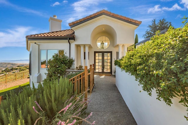 25691 Whip Rd, MONTEREY