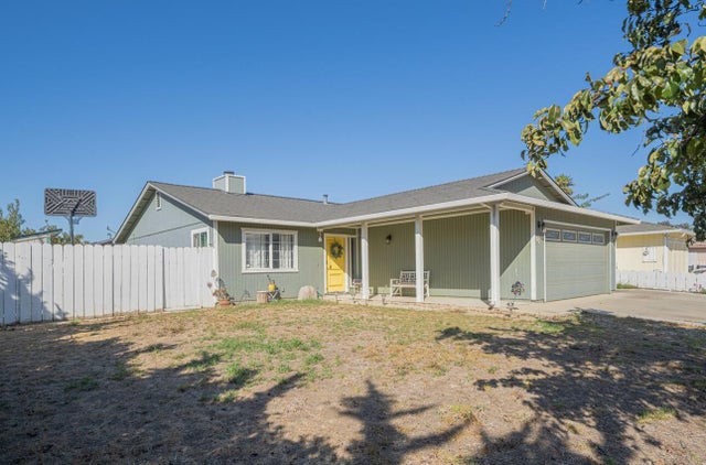 15 Elmwood Dr, GREENFIELD