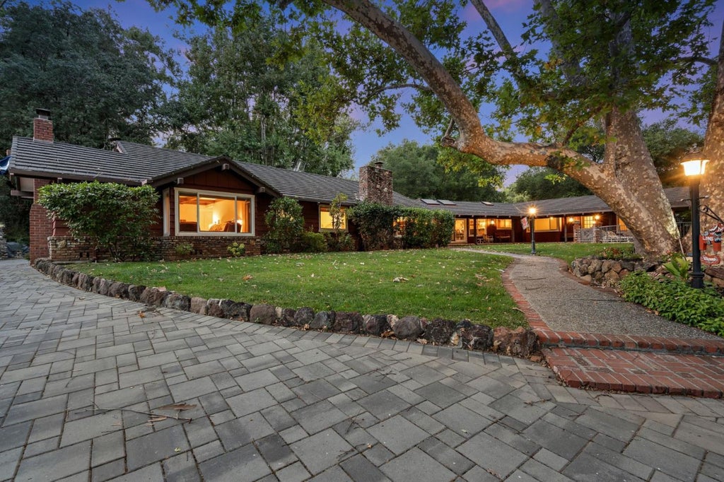 19405 Bainter Ave, SARATOGA