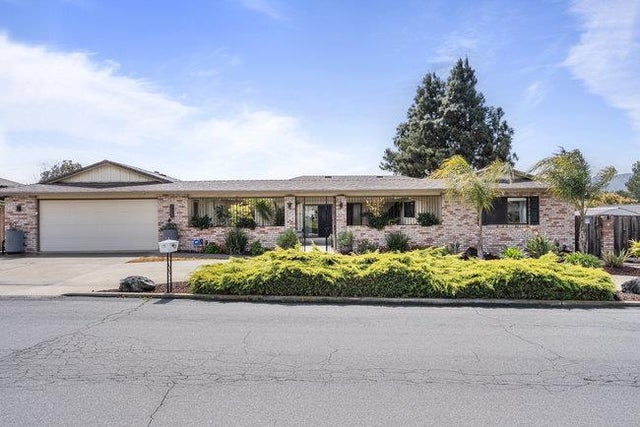 725 Ridgemark Dr, HOLLISTER