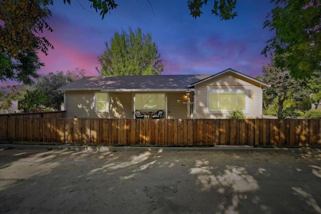 790 Shore Rd, HOLLISTER