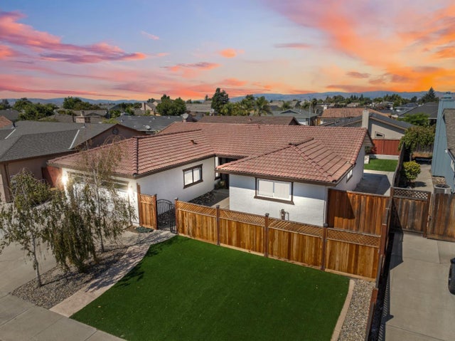 1640 Sunset Dr, HOLLISTER