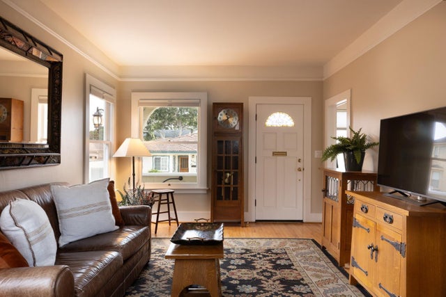 405 Carmel Ave, PACIFIC GROVE