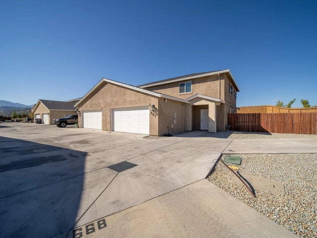 887 Congaree Ln, REDDING